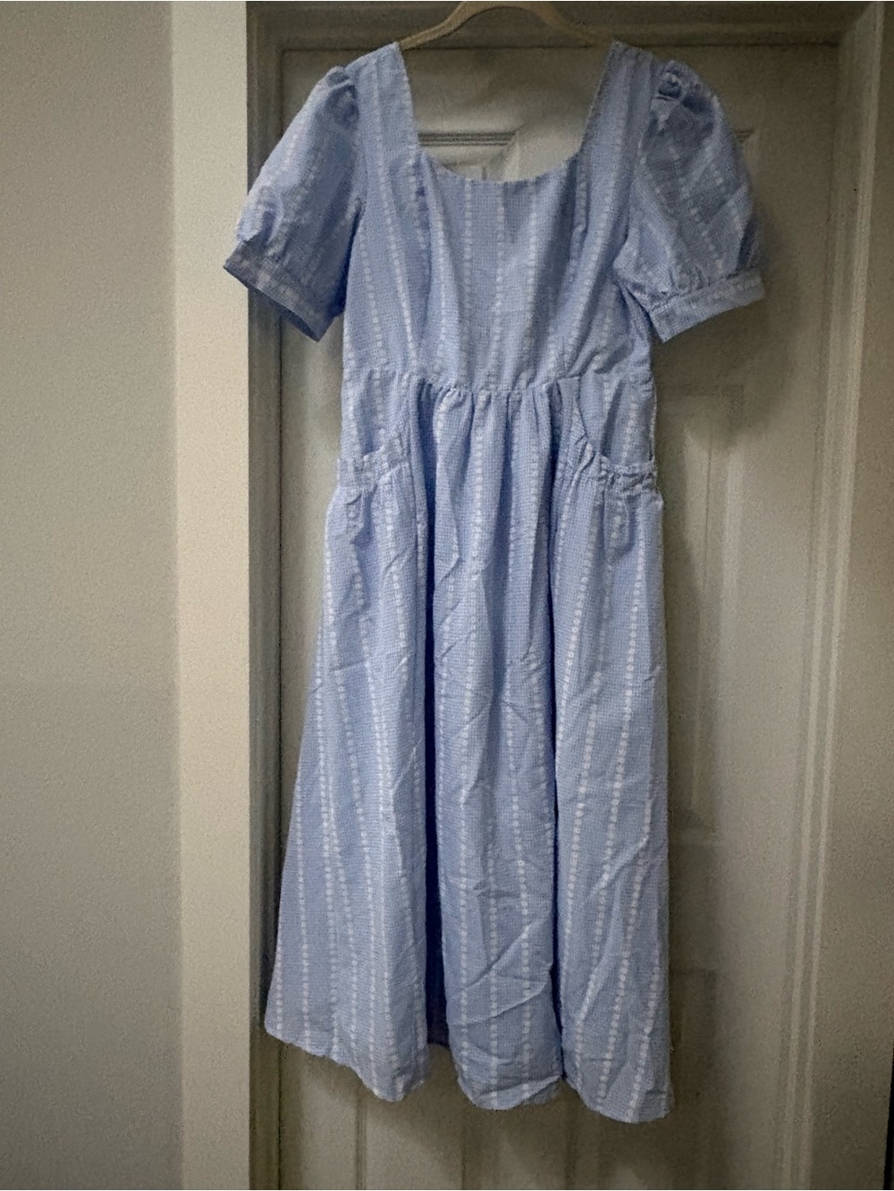 Light Blue Midi Dress with Puff Sleeves and Gathered Waist